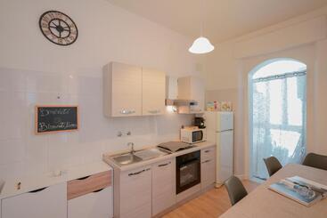 پانسیون Bissenti Rooms   Eja Sardinia