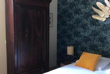 پانسیون Les Chambres Du Montréal Et L Hôtel Particulier