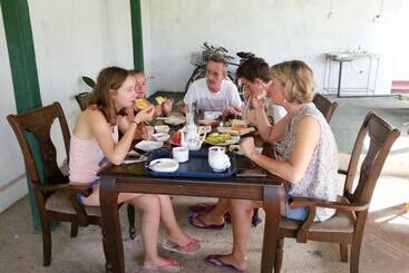 پانسیون Man Guest Polonnaruwa