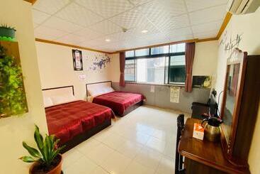 هاستل Sunmoonlake Sunflower House