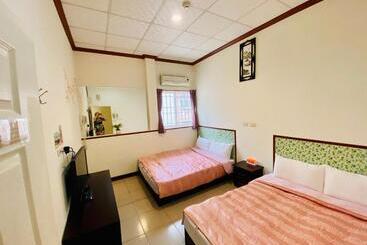 هاستل Sunmoonlake Sunflower House