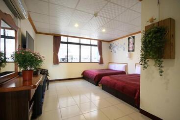 هاستل Sunmoonlake Sunflower House