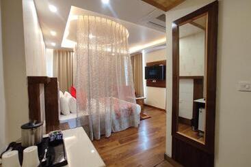 هتل Abhilashi Residency & Spa   Centrally Heated & Air Cooled