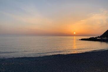 هتل Baia Di Levanto