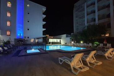 酒店 Seri̇n