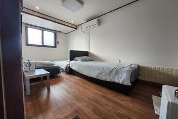 Olive Hostel Myeongdong