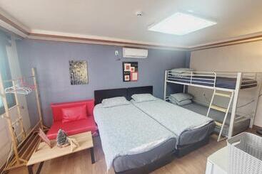 Olive Hostel Myeongdong