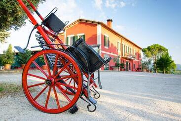 هتل Agriturismo Rivoli