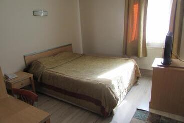Otel Ami̇ller - Erzurum