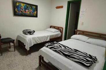 هاستل Casa Verde Guatapé