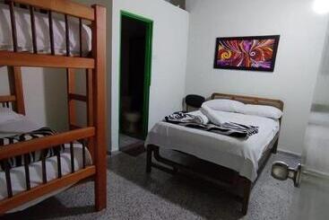 هاستل Casa Verde Guatapé