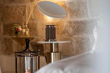 تختخواب و صبحانه Dimora Valmar Luxury Charm