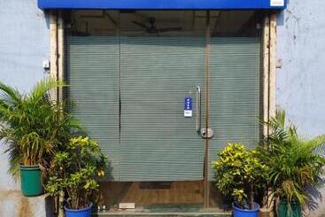 هتل Super Sleepwell Male Female Hostel