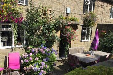 הוסטל The Lamb Inn