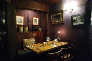 הוסטל The Lamb Inn