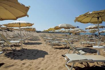 هتل Igv Club Baia Samuele