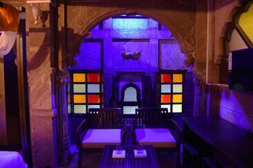 تختخواب و صبحانه The Thikana Heritage