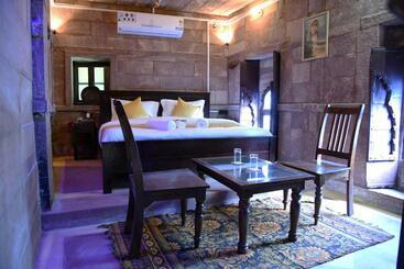 تختخواب و صبحانه The Thikana Heritage