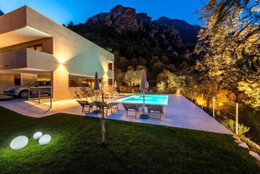 Evo Suites Apartments