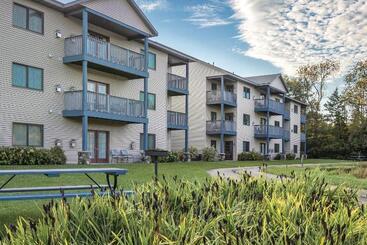 בית מלון כפרי Club Wyndham Tamarack