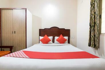 호텔 O Rajmahal Boarding & Lodging