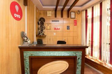 호텔 O Rajmahal Boarding & Lodging