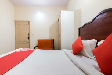 호텔 O Rajmahal Boarding & Lodging