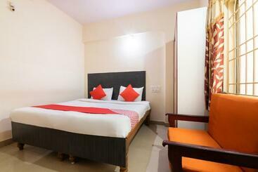 호텔 O Rajmahal Boarding & Lodging