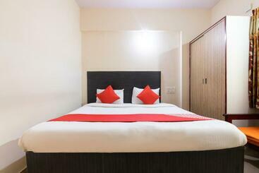 호텔 O Rajmahal Boarding & Lodging