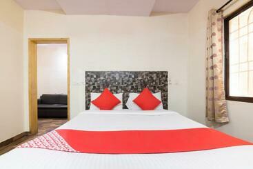 호텔 O Rajmahal Boarding & Lodging