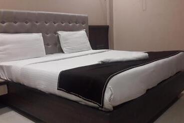هتل Shine Hospitality Crown