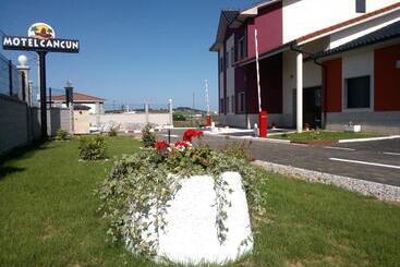 Motel Cancun Aviles