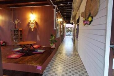 پانسیون Chanida Home