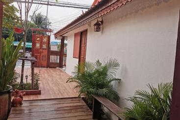پانسیون Chanida Home