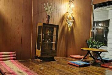 پانسیون Chanida Home