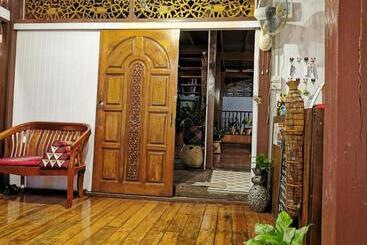 پانسیون Chanida Home