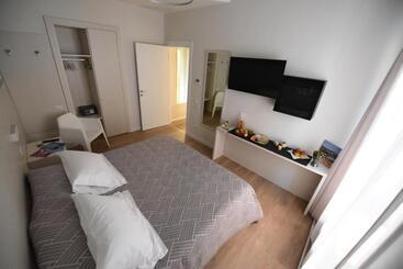 膳宿费 Nicola S Luxury Rooms
