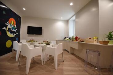 膳宿费 Nicola S Luxury Rooms