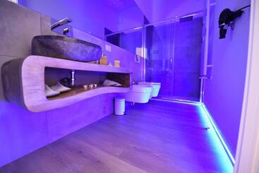 膳宿费 Nicola S Luxury Rooms