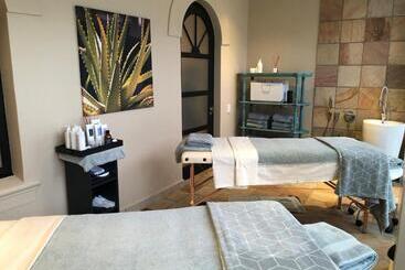 استراحتگاه Santé Wellness Retreat & Spa