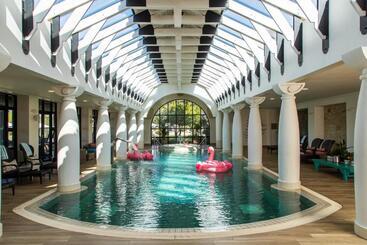 استراحتگاه Santé Wellness Retreat & Spa
