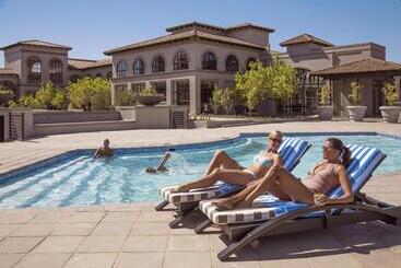 استراحتگاه Santé Wellness Retreat & Spa