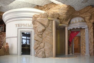 Ark Palace Hotel & Spa