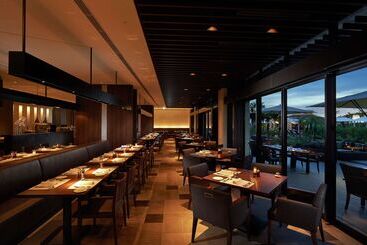 Hilton Okinawa Chatan Resort