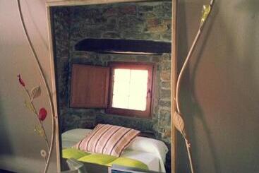 Hostal De Montaña La Aldeya