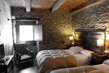 Hostal De Montaña La Aldeya