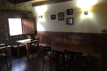 Hostal De Montaña La Aldeya