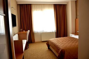 فندق Amazon Aretias