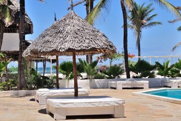 هتل Barracuda Inn Resort