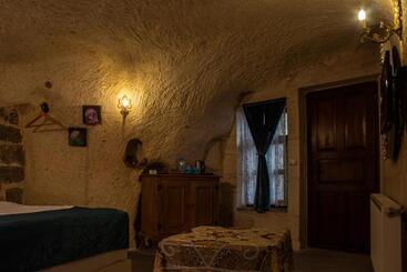 هتل Cave Art